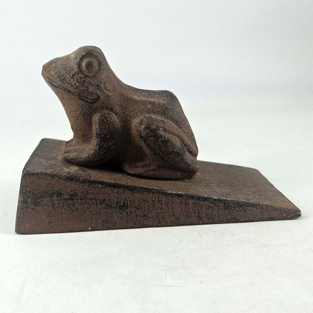 Vintage rustic cast iron wedge frog toad doorstop decor